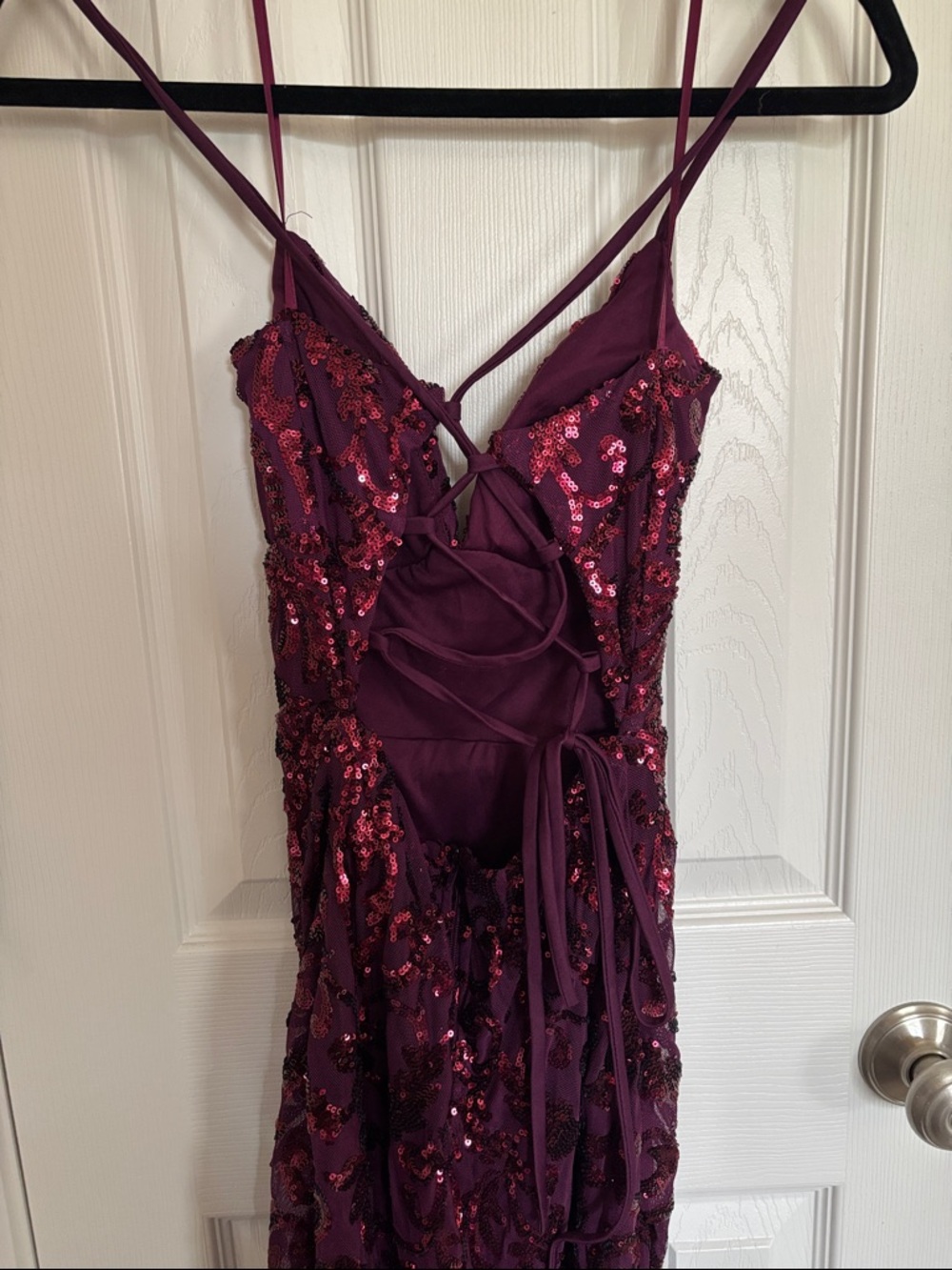 Windsor Mermaid-style Dress with Adjustable Lace-up Back - Picture 3 of 5